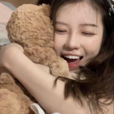 背后的她,眼前的我